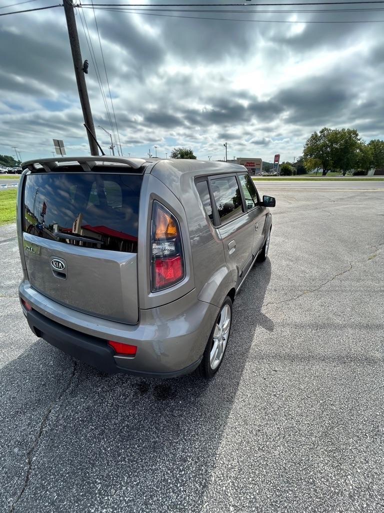 Kia Soul + 2010