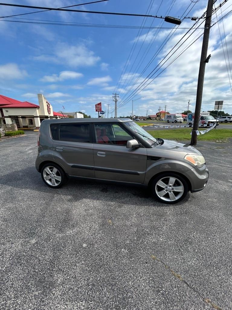 Kia Soul + 2010