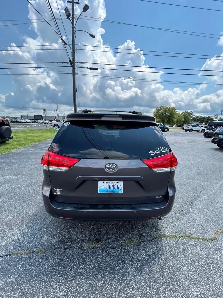 Toyota Sienna XLE FWD 8-Passenger V6 2014