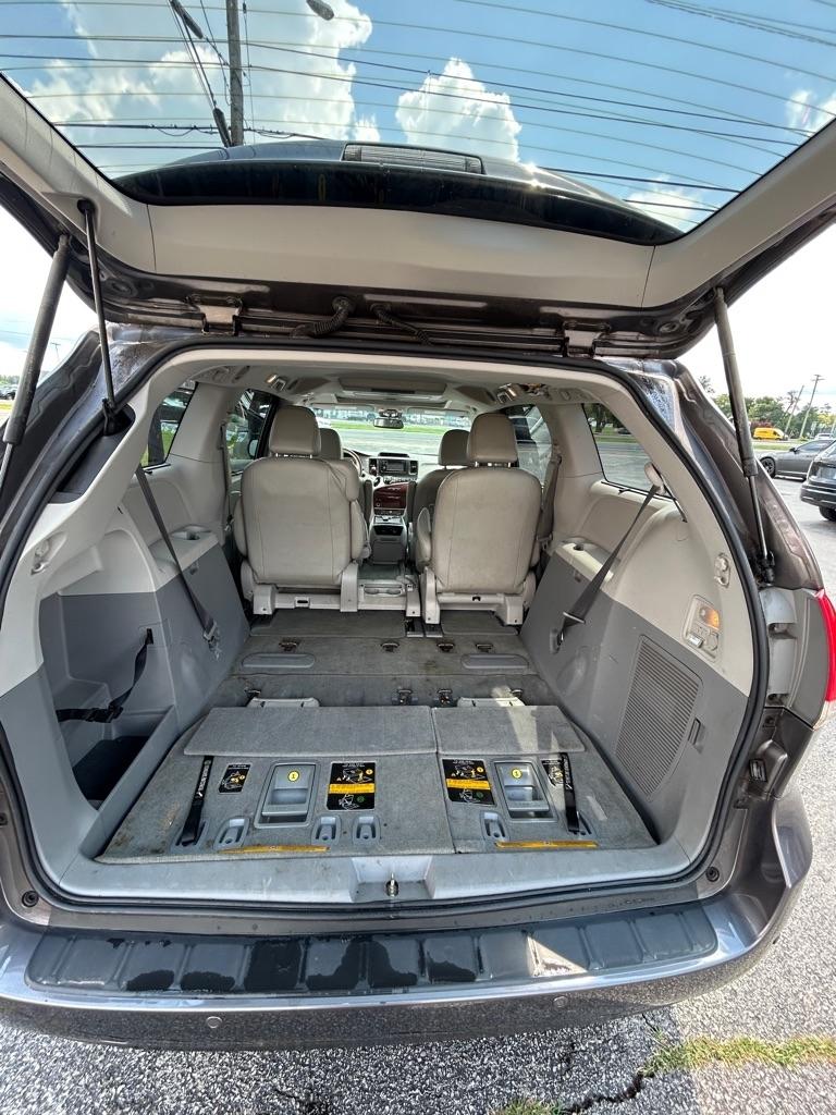 Toyota Sienna XLE FWD 8-Passenger V6 2014