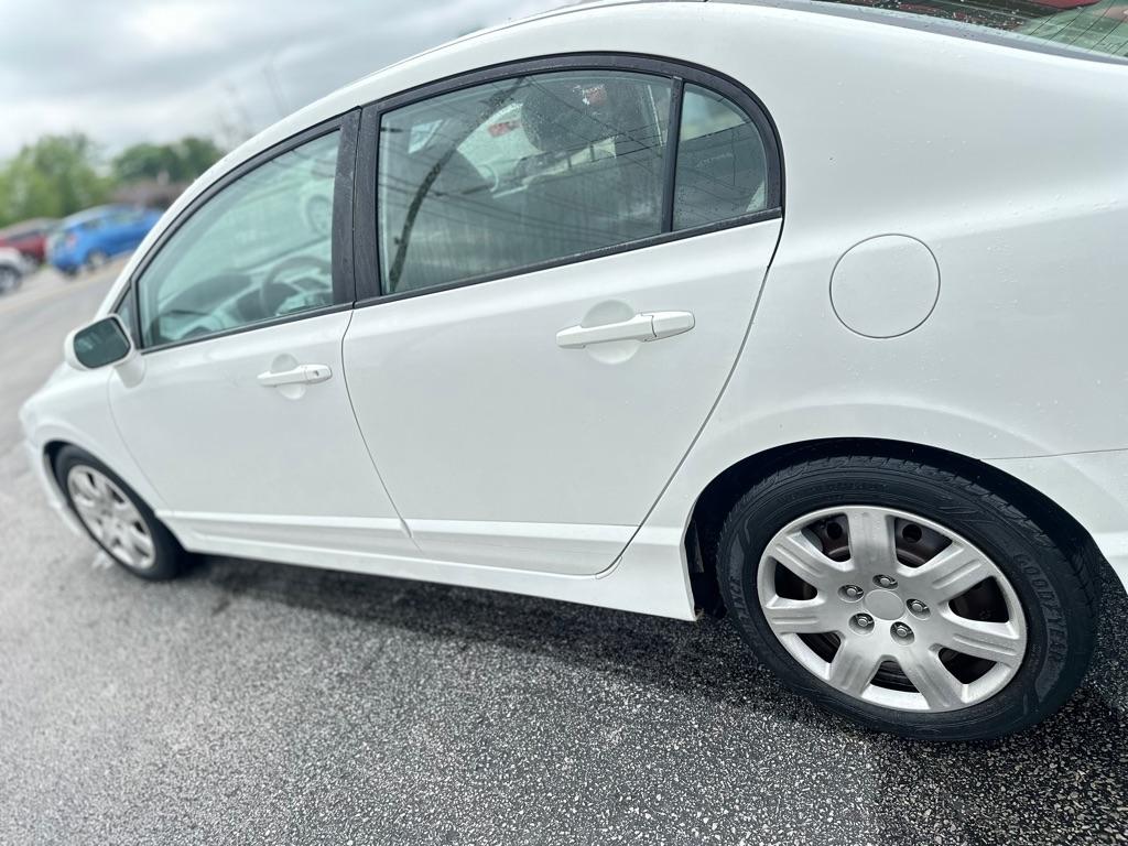 Honda Civic LX Sedan 5-Speed AT 2010