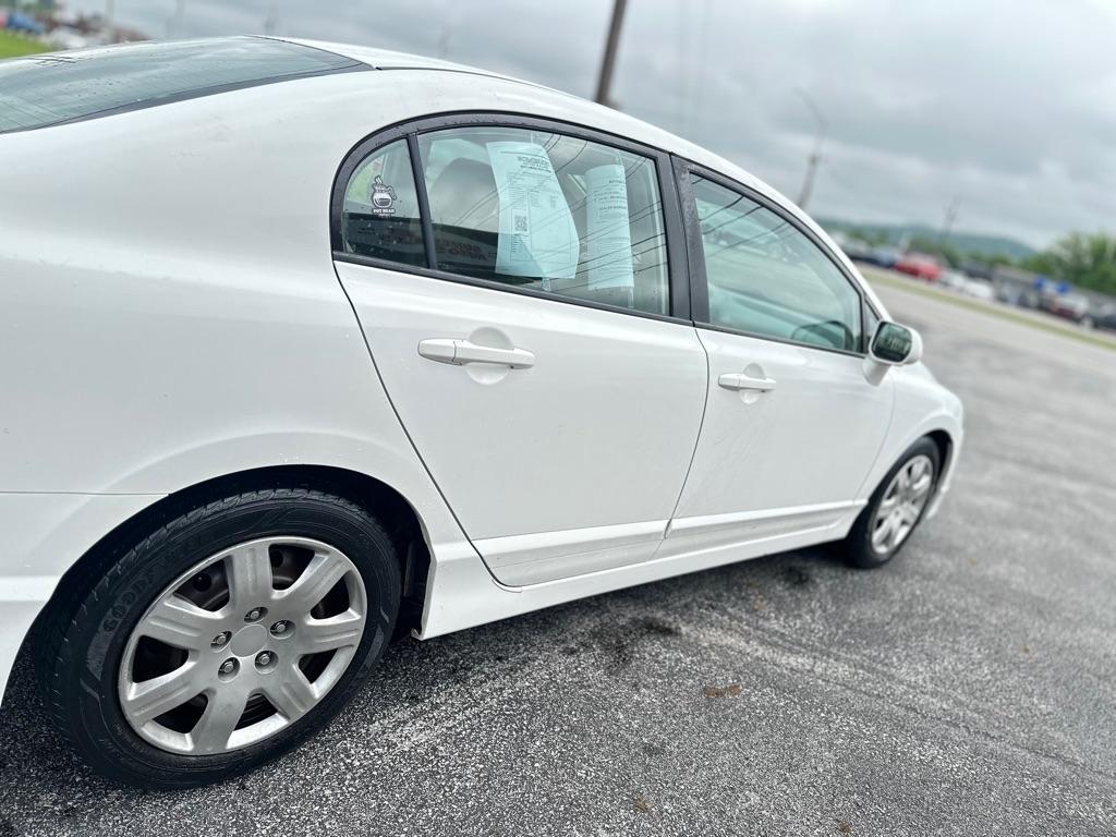 Honda Civic LX Sedan 5-Speed AT 2010