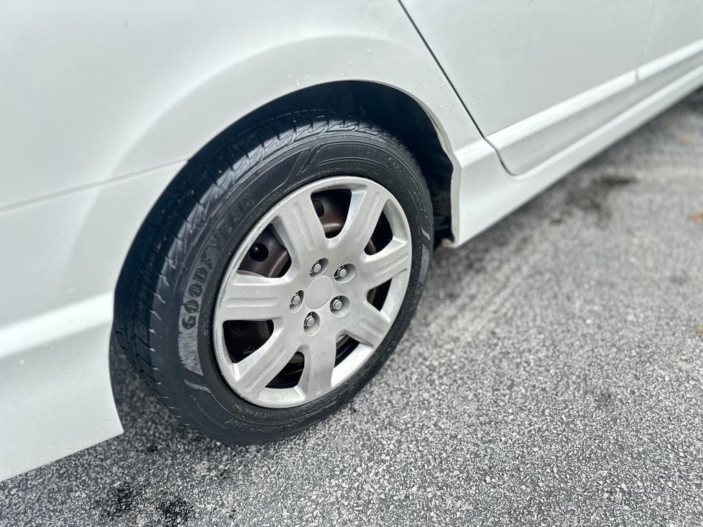 Honda Civic LX Sedan 5-Speed AT 2010