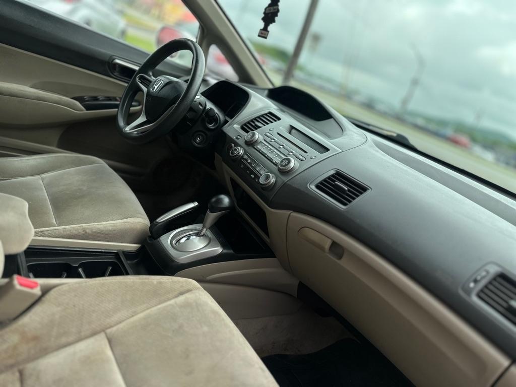 Honda Civic LX Sedan 5-Speed AT 2010