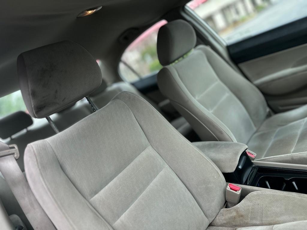 Honda Civic LX Sedan 5-Speed AT 2010