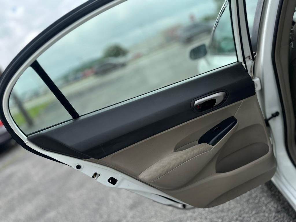 Honda Civic LX Sedan 5-Speed AT 2010