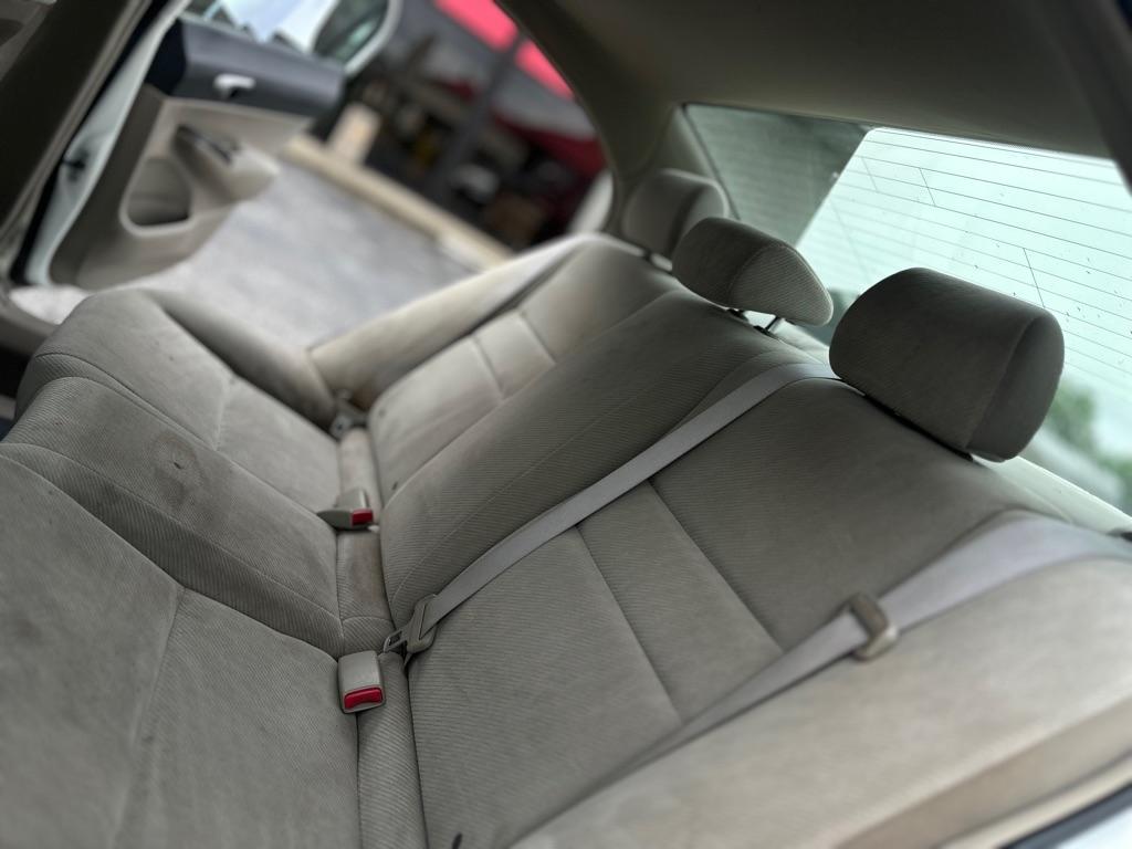 Honda Civic LX Sedan 5-Speed AT 2010