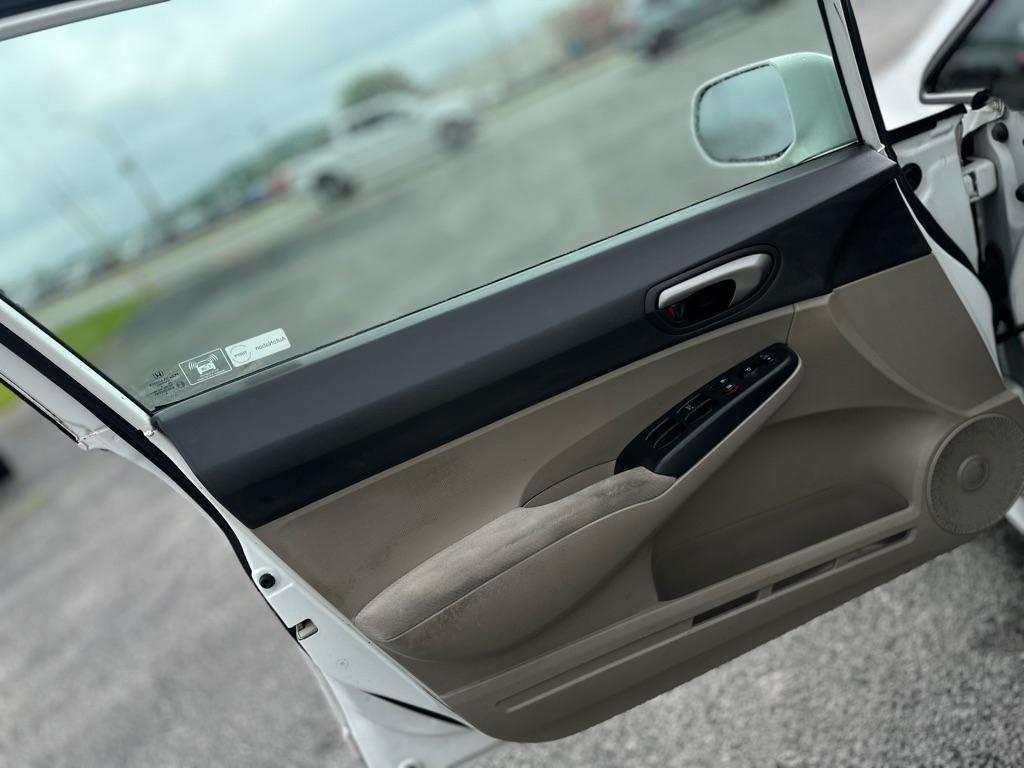 Honda Civic LX Sedan 5-Speed AT 2010