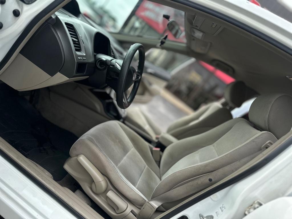 Honda Civic LX Sedan 5-Speed AT 2010