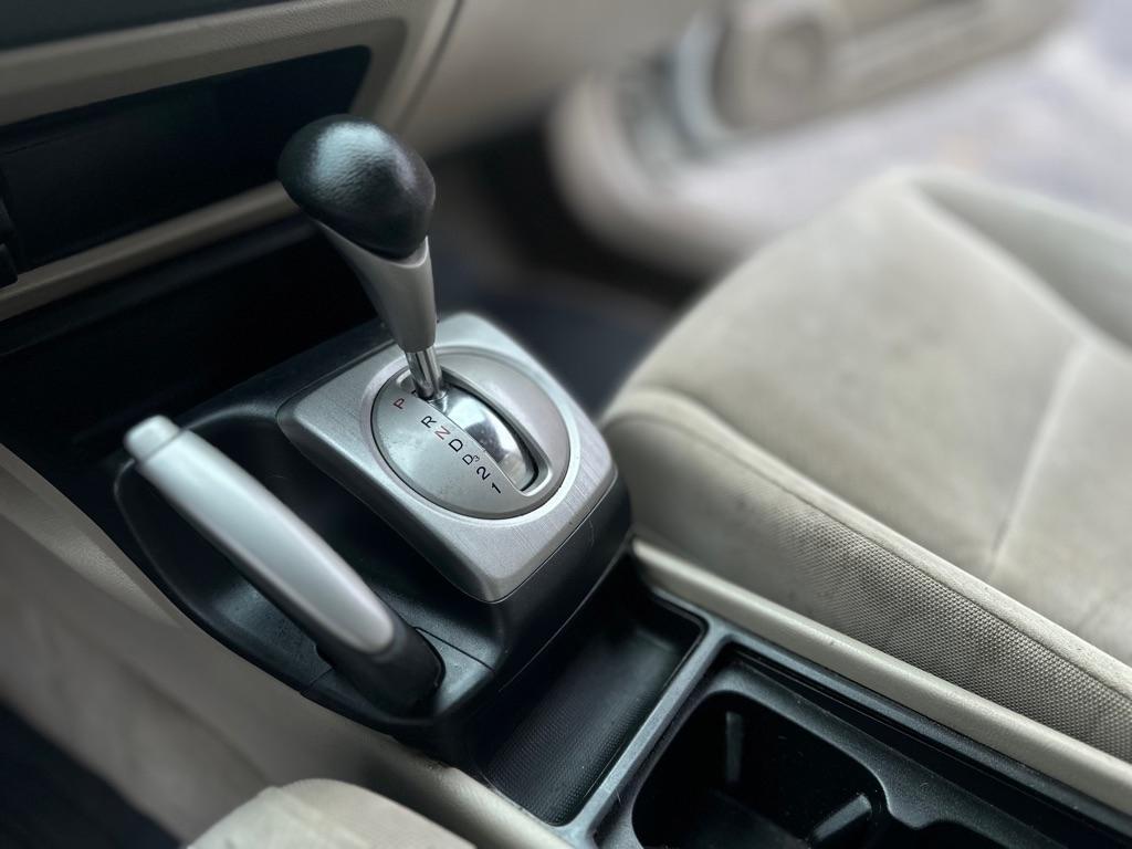 Honda Civic LX Sedan 5-Speed AT 2010