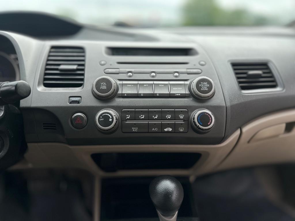 Honda Civic LX Sedan 5-Speed AT 2010