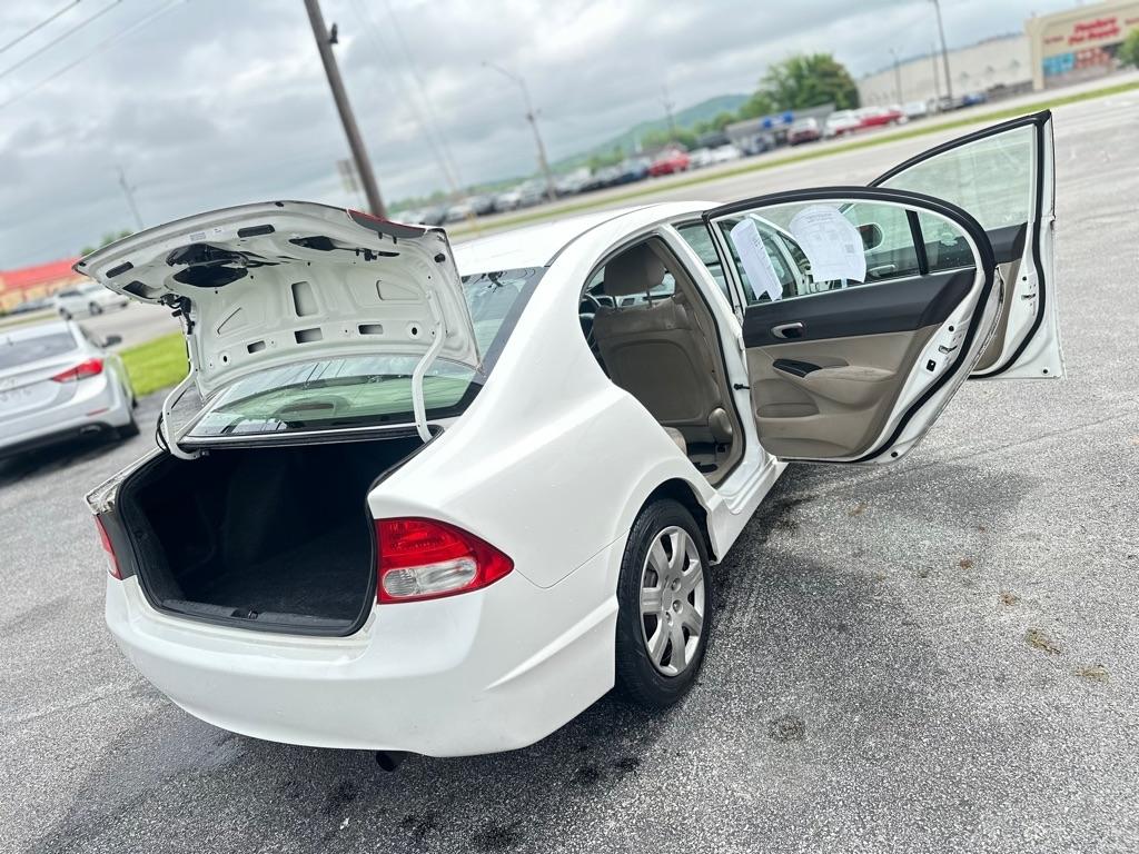 Honda Civic LX Sedan 5-Speed AT 2010