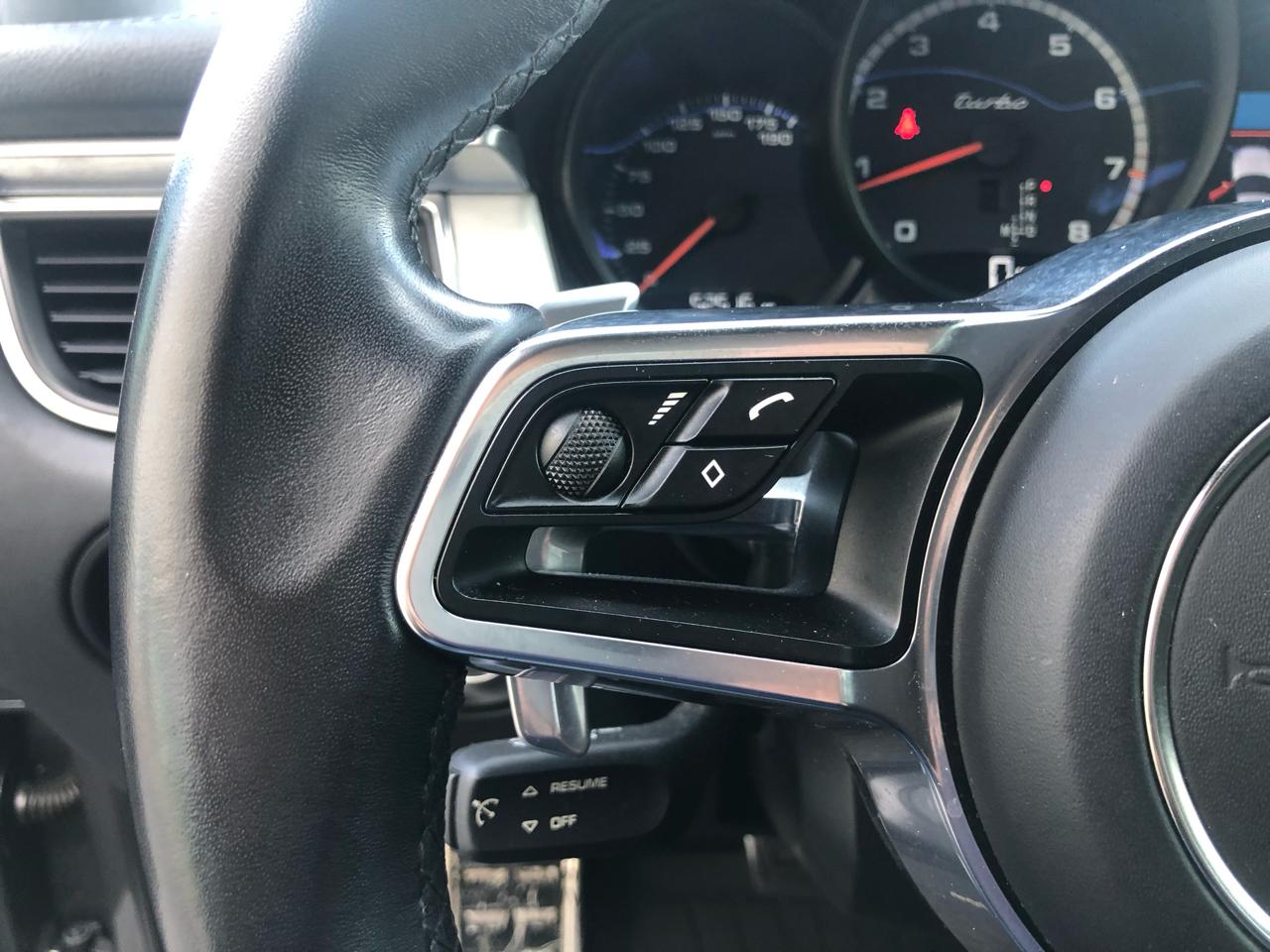 Porsche Macan Turbo 2015