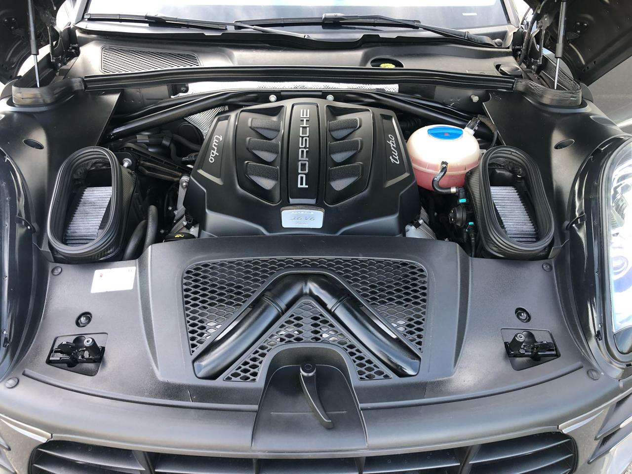 Porsche Macan Turbo 2015