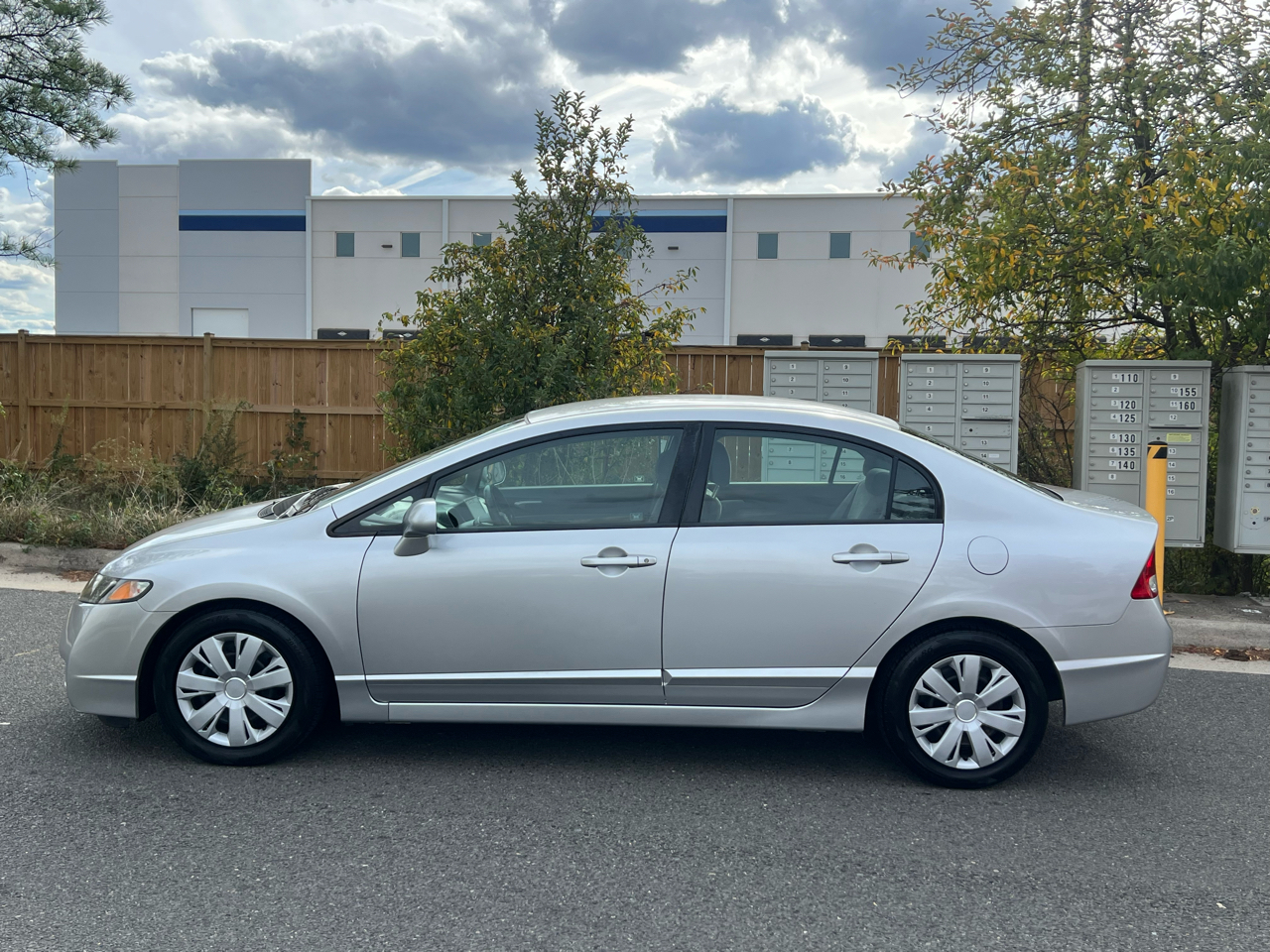 Honda Civic 4dr Sdn LX Auto 2011 Honda Civic 4dr Sdn LX Auto 2011