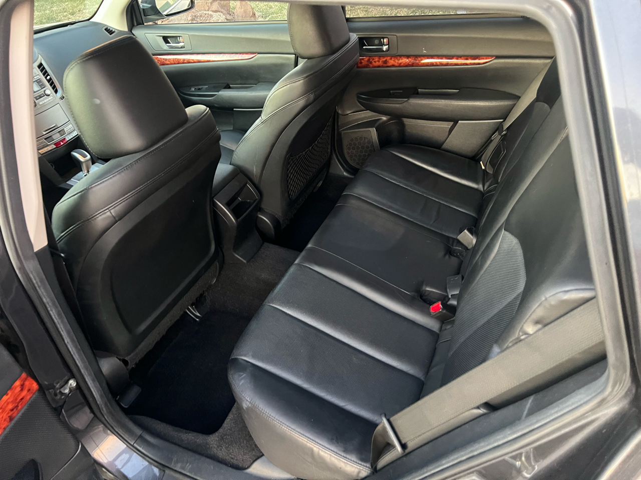 Subaru Outback 2.5i Limited 2011