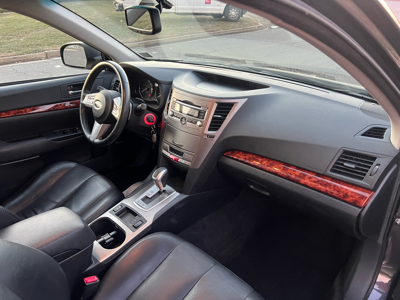 Subaru Outback 2.5i Limited 2011