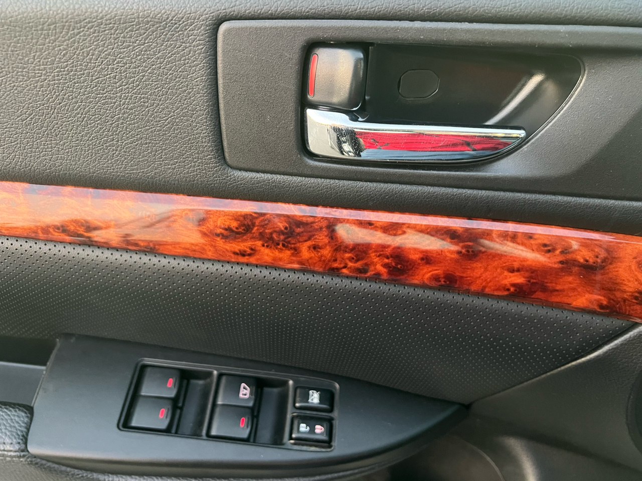 Subaru Outback 2.5i Limited 2011