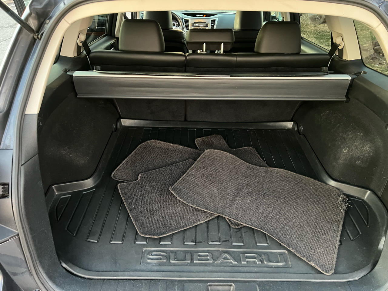 Subaru Outback 2.5i Limited 2011