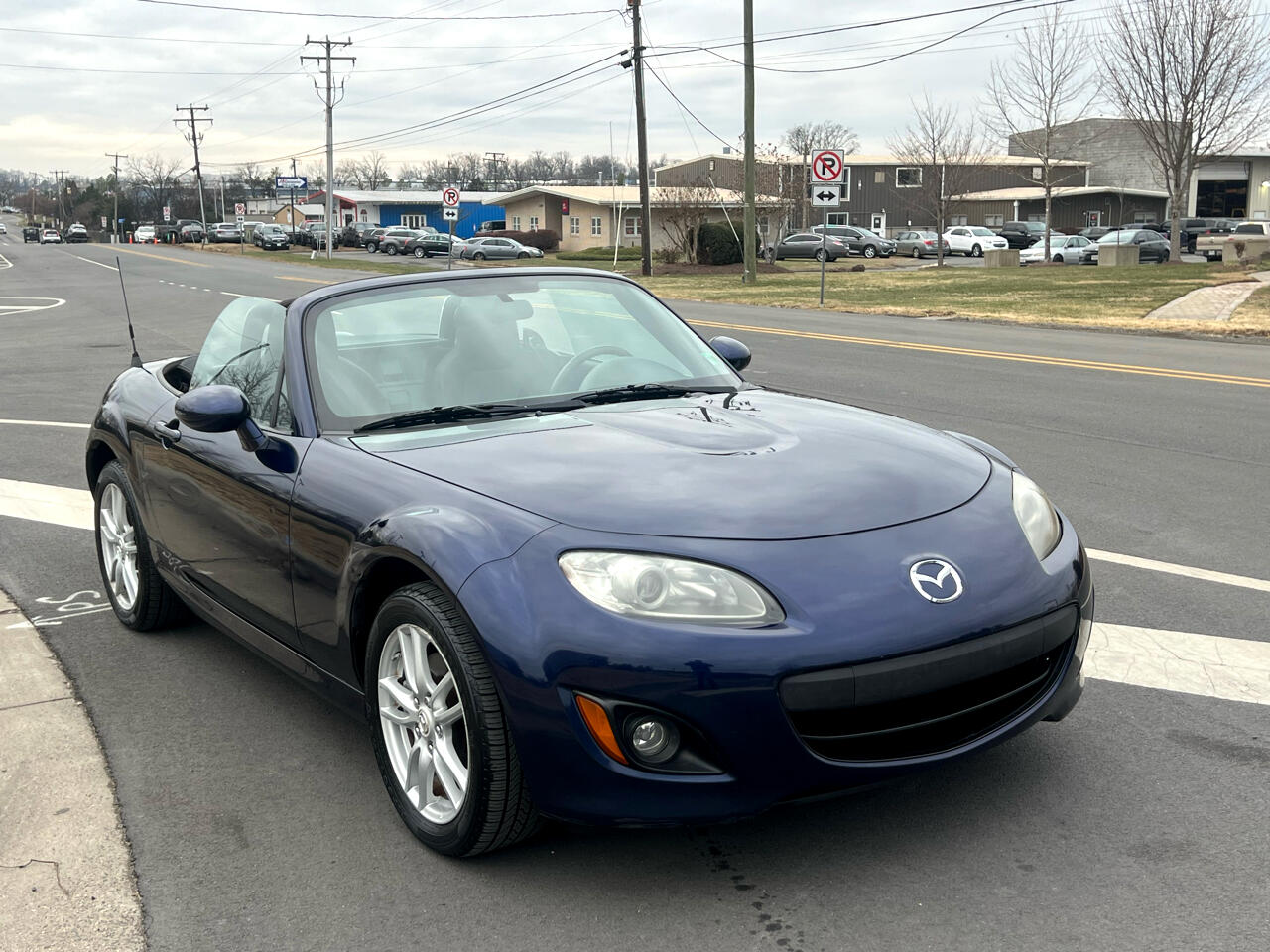 2010 Mazda MX-5 Miata 2dr Conv Auto Sport