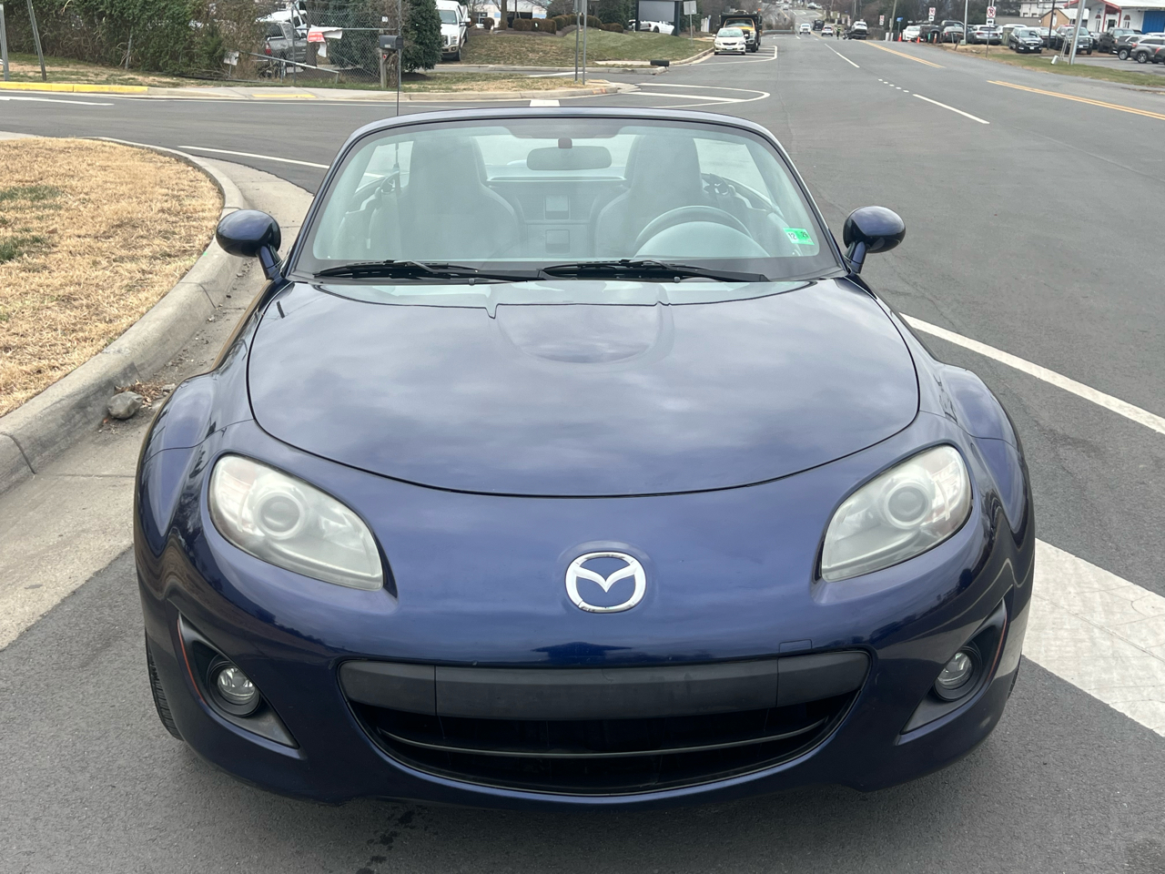 Mazda MX-5 Miata 2dr Conv Auto Sport 2010