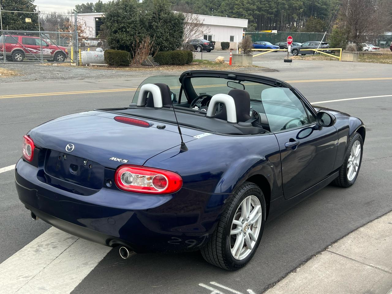 Mazda MX-5 Miata 2dr Conv Auto Sport 2010