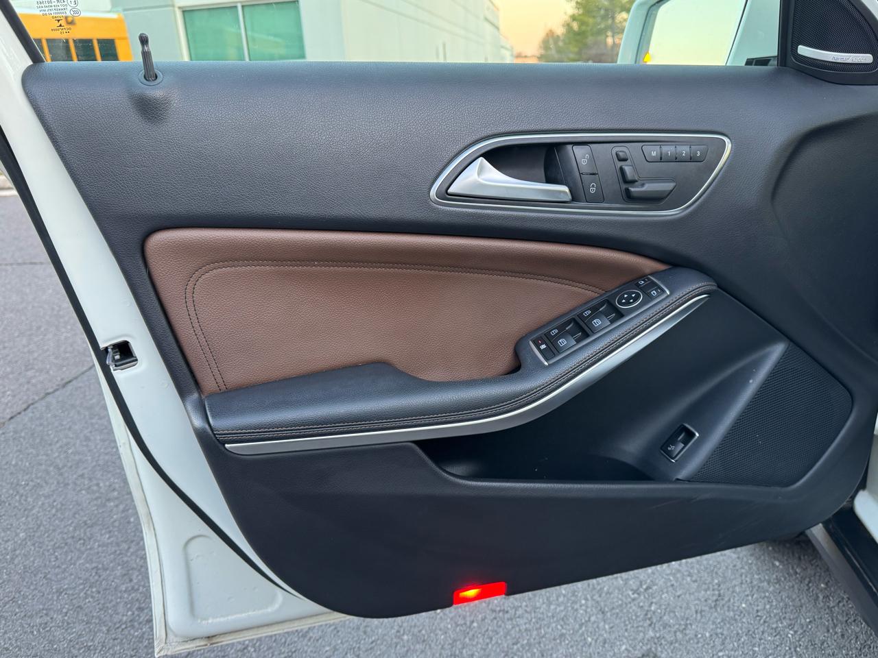 Mercedes-Benz GLA-Class GLA250 4MATIC 2015