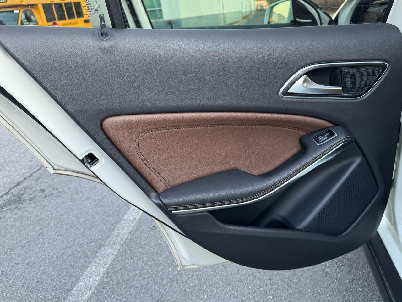 Mercedes-Benz GLA-Class GLA250 4MATIC 2015