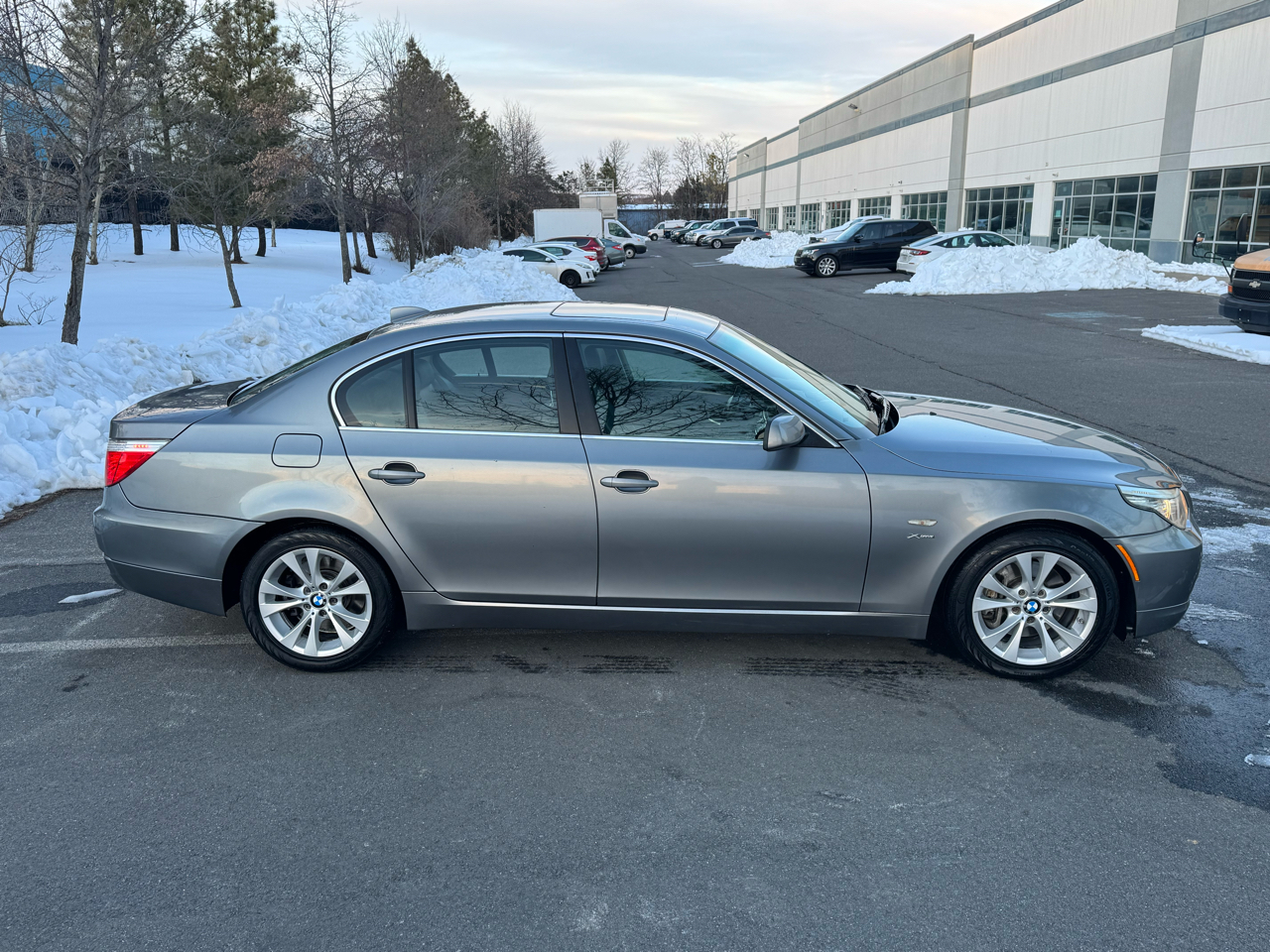 BMW 5-Series 535xi 2009