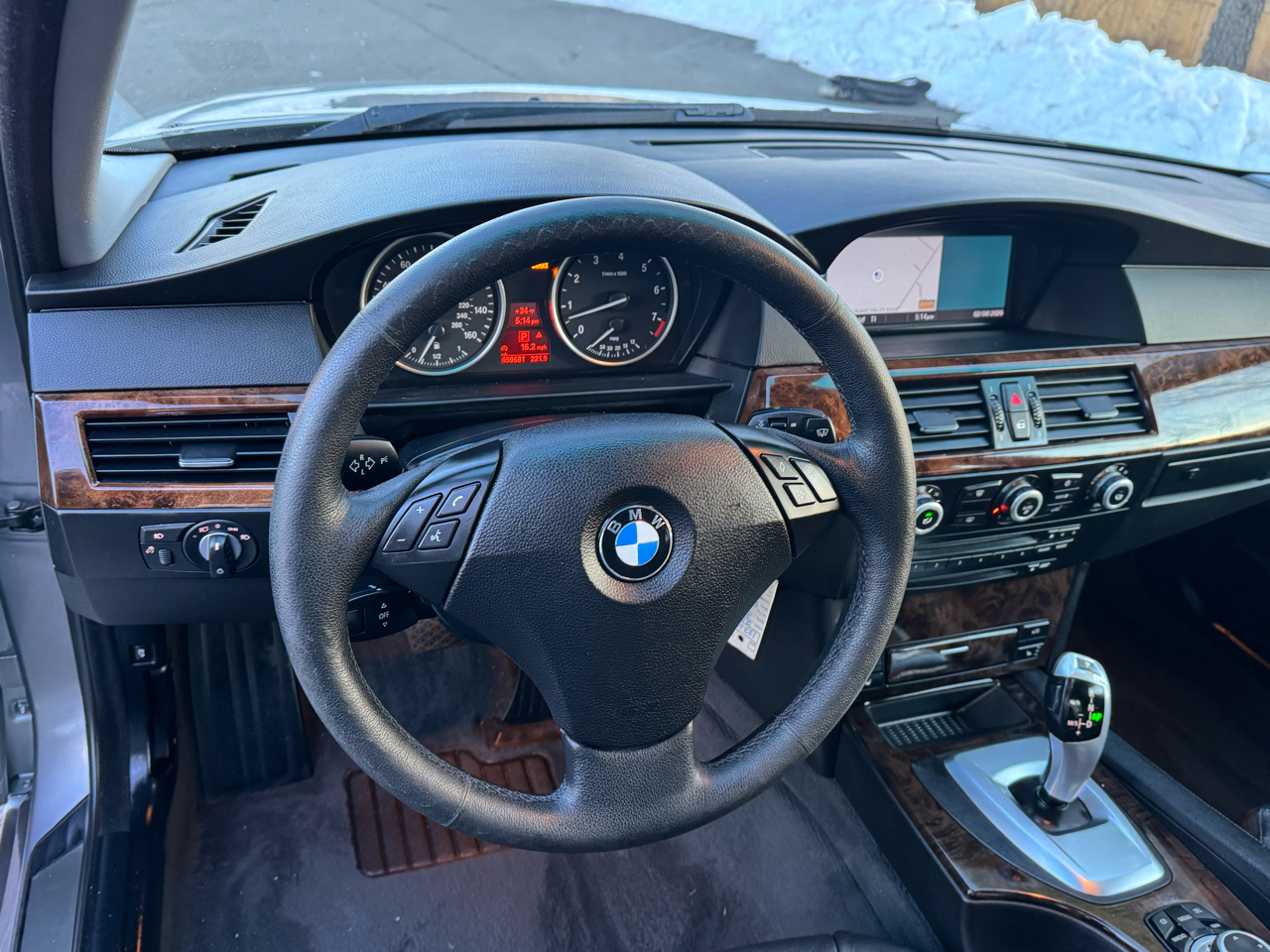 BMW 5-Series 535xi 2009