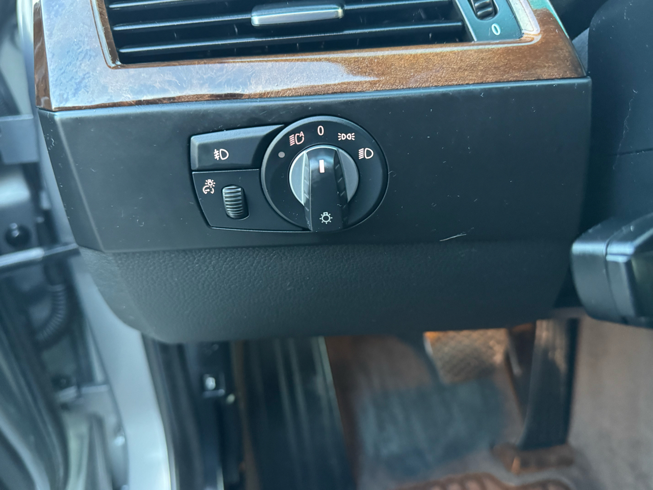 BMW 5-Series 535xi 2009