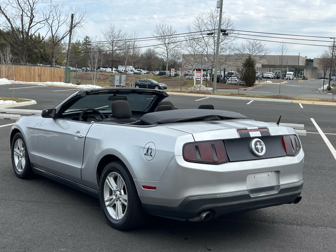 Ford Mustang V6 Convertible 2011