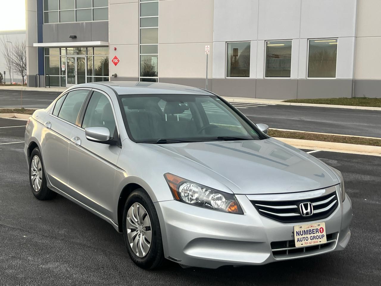 Honda Accord LX sedan AT 2012