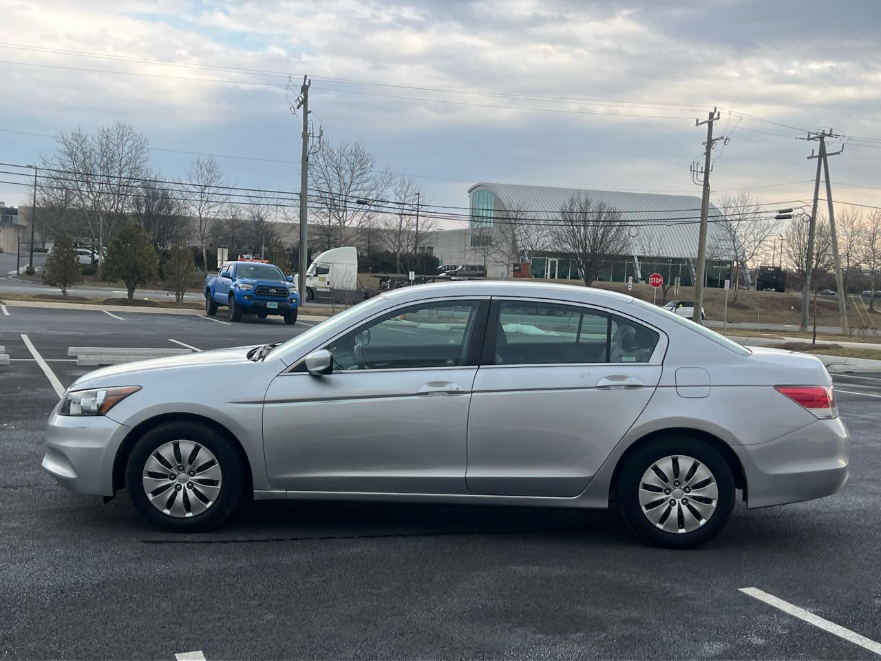 Honda Accord LX sedan AT 2012