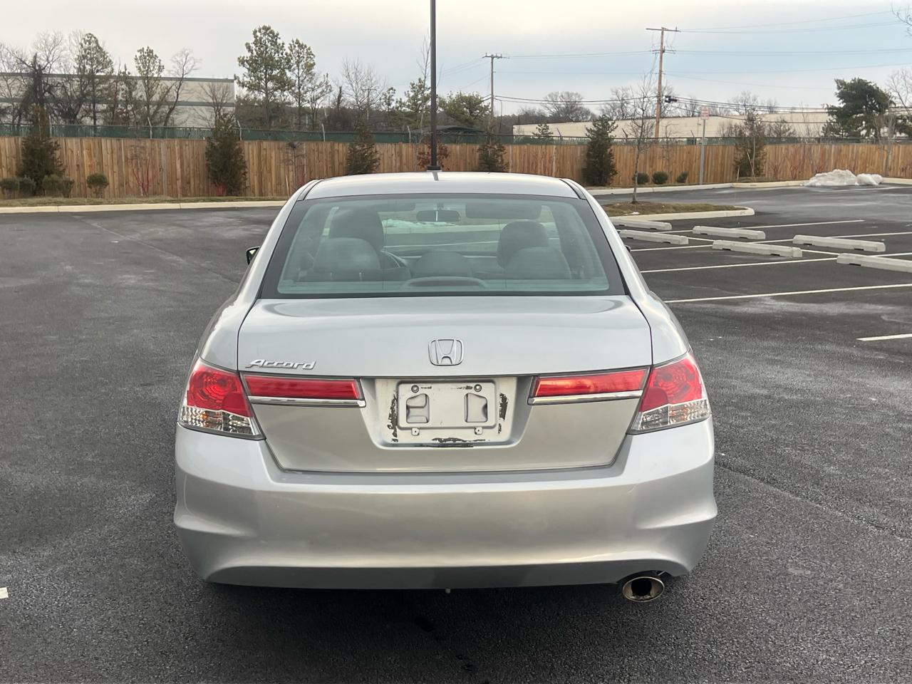 Honda Accord LX sedan AT 2012