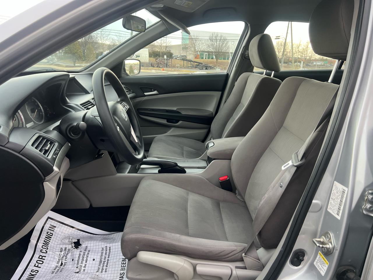 Honda Accord LX sedan AT 2012