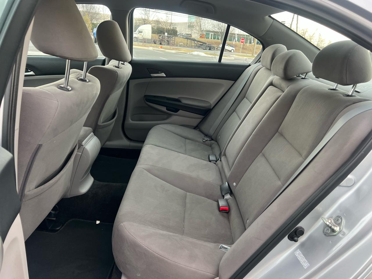 Honda Accord LX sedan AT 2012