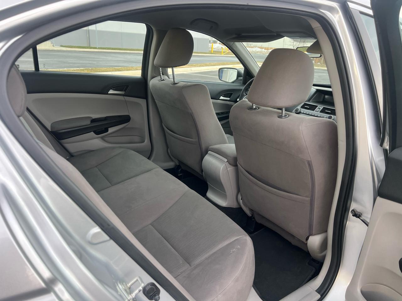 Honda Accord LX sedan AT 2012