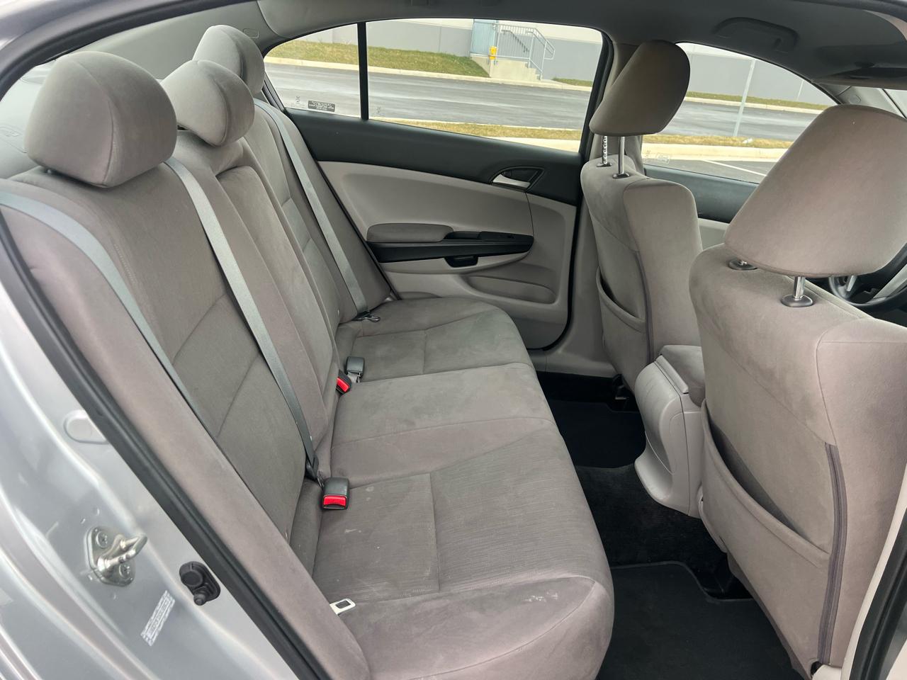 Honda Accord LX sedan AT 2012