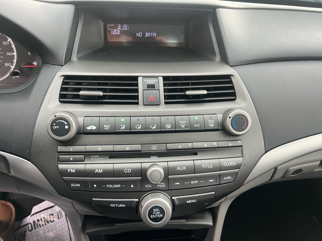 Honda Accord LX sedan AT 2012