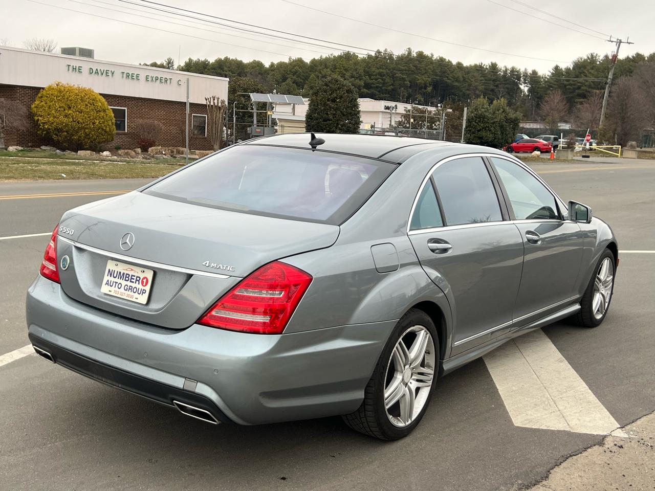 Mercedes-Benz S-Class S550 4-MATIC 2013