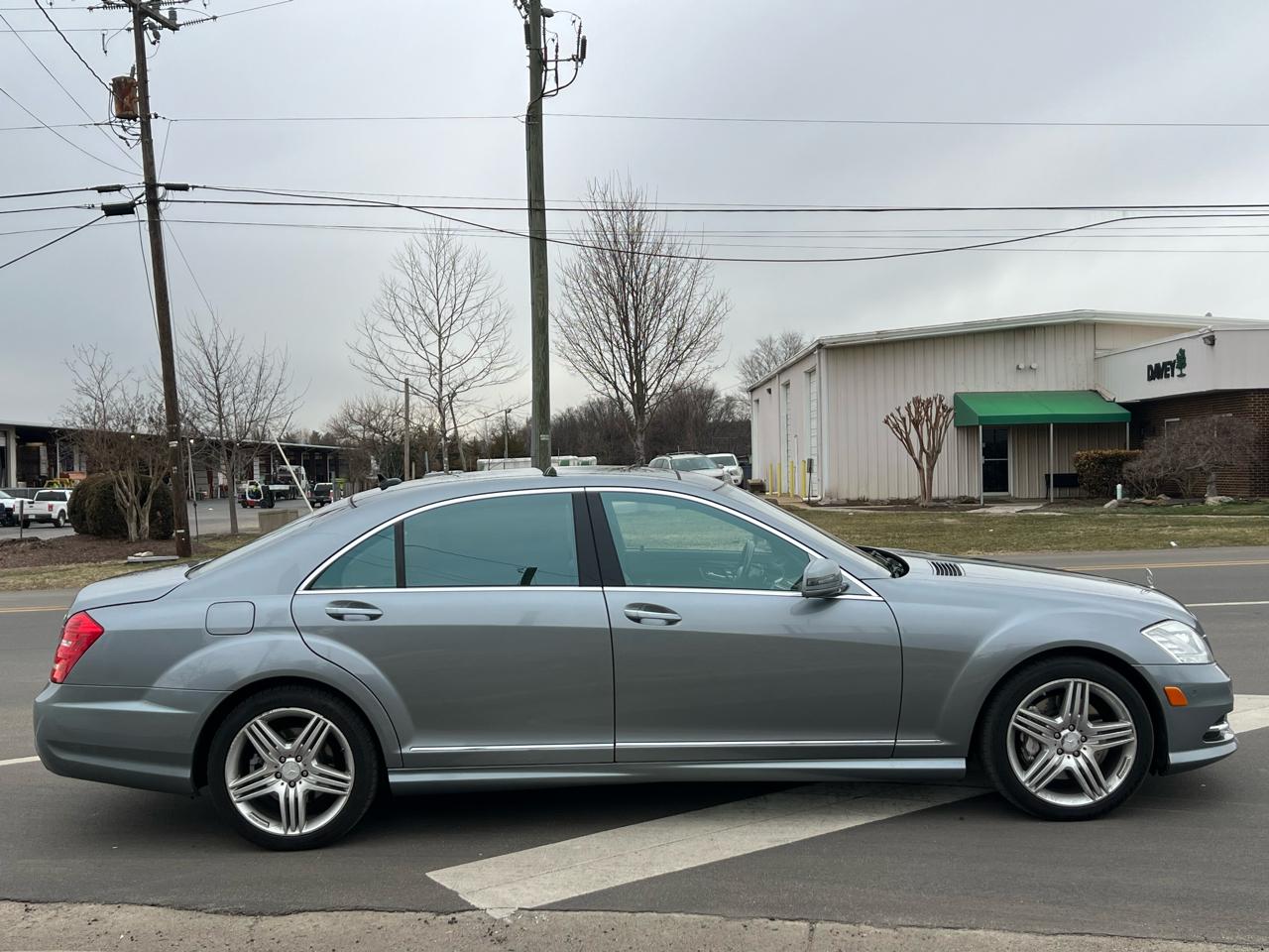 Mercedes-Benz S-Class S550 4-MATIC 2013