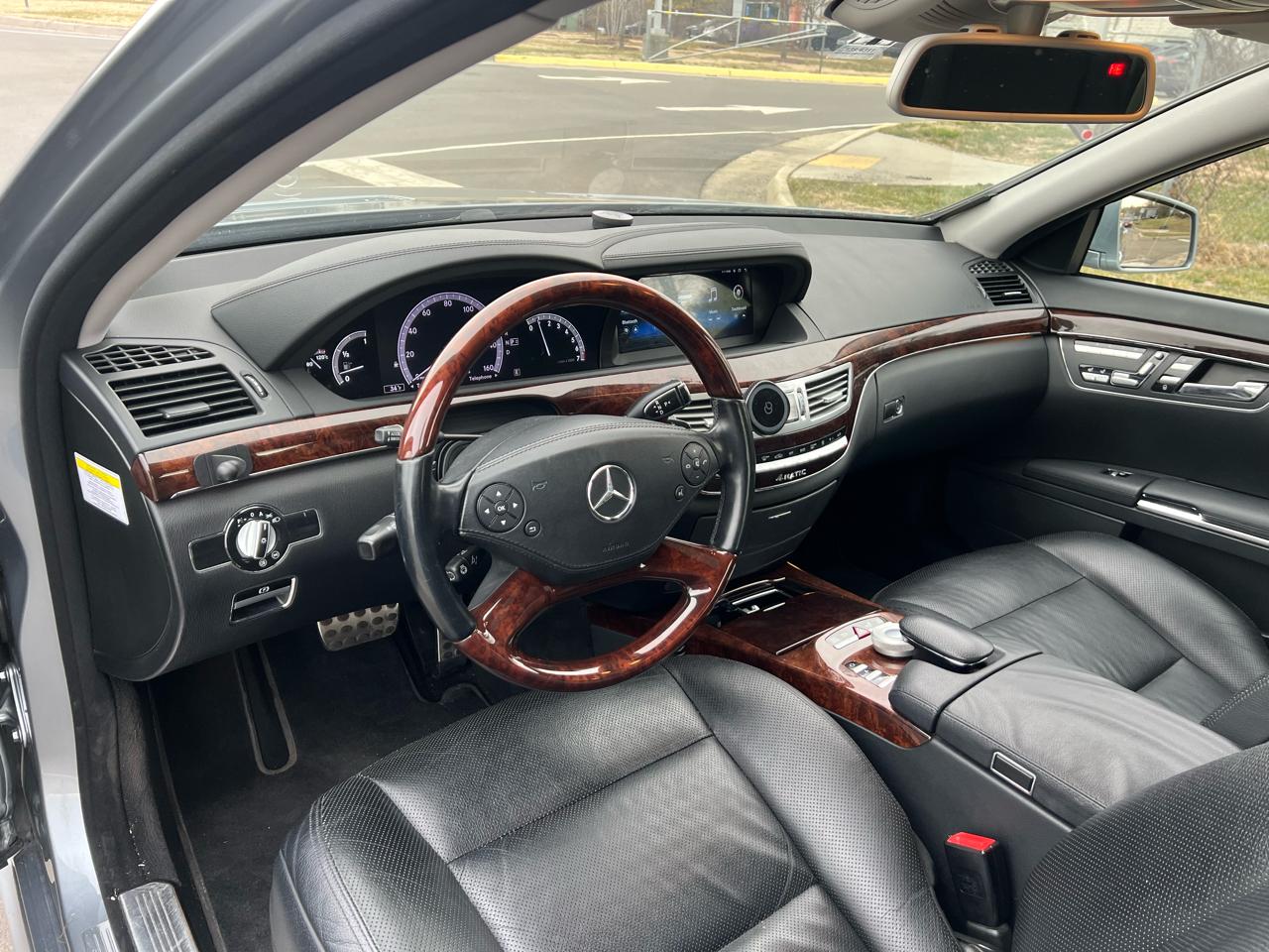 Mercedes-Benz S-Class S550 4-MATIC 2013