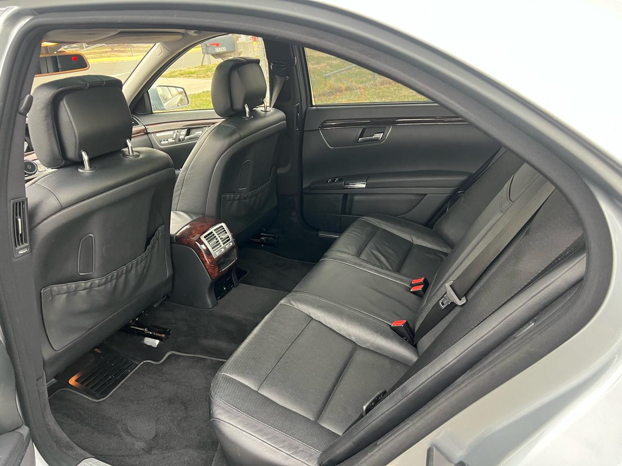 Mercedes-Benz S-Class S550 4-MATIC 2013