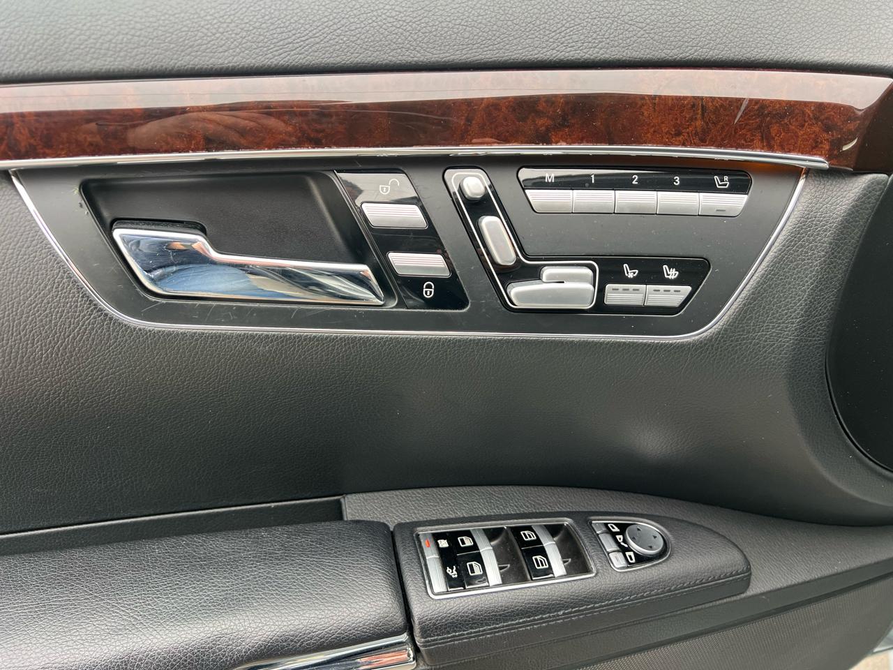 Mercedes-Benz S-Class S550 4-MATIC 2013