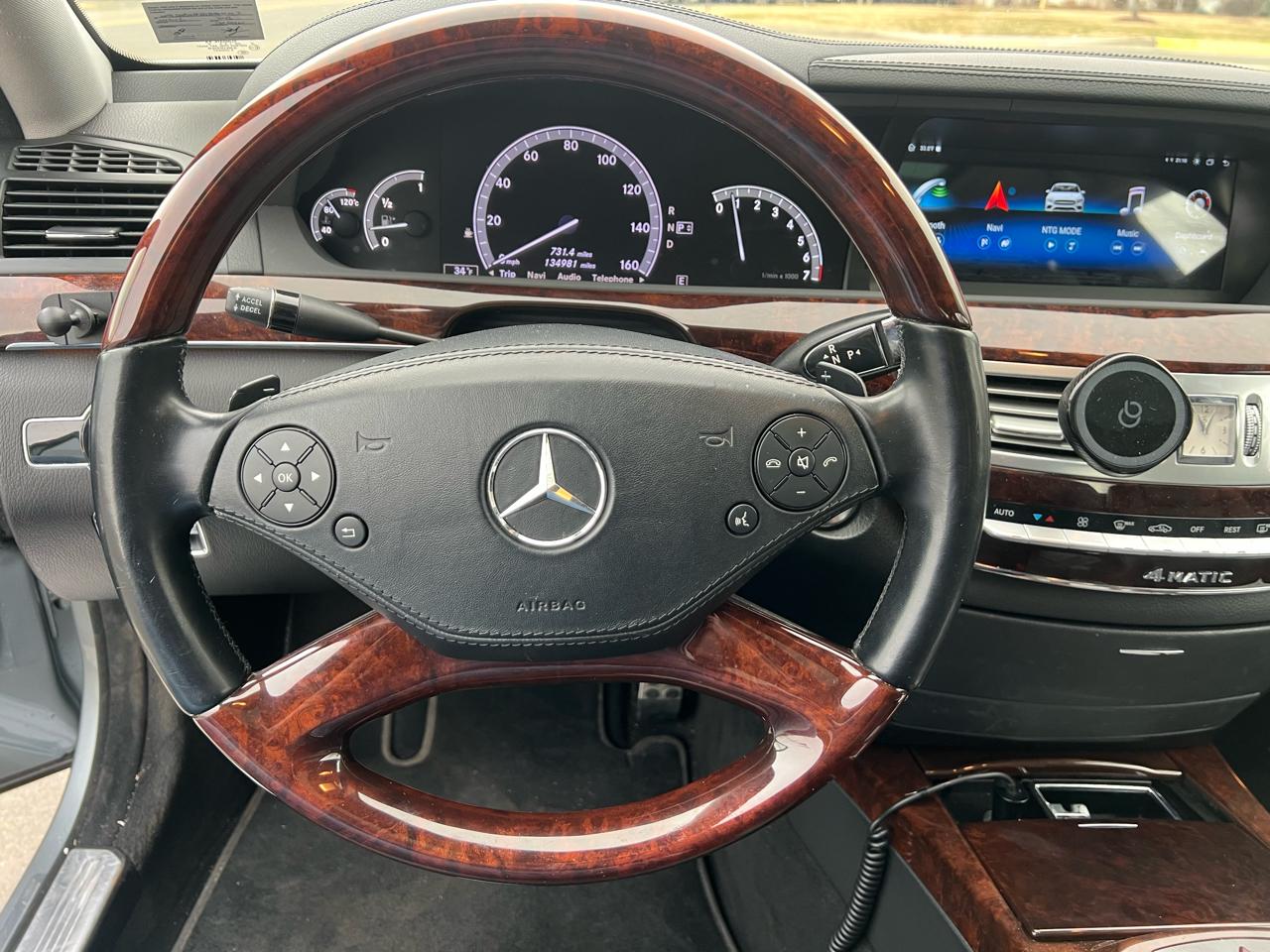 Mercedes-Benz S-Class S550 4-MATIC 2013