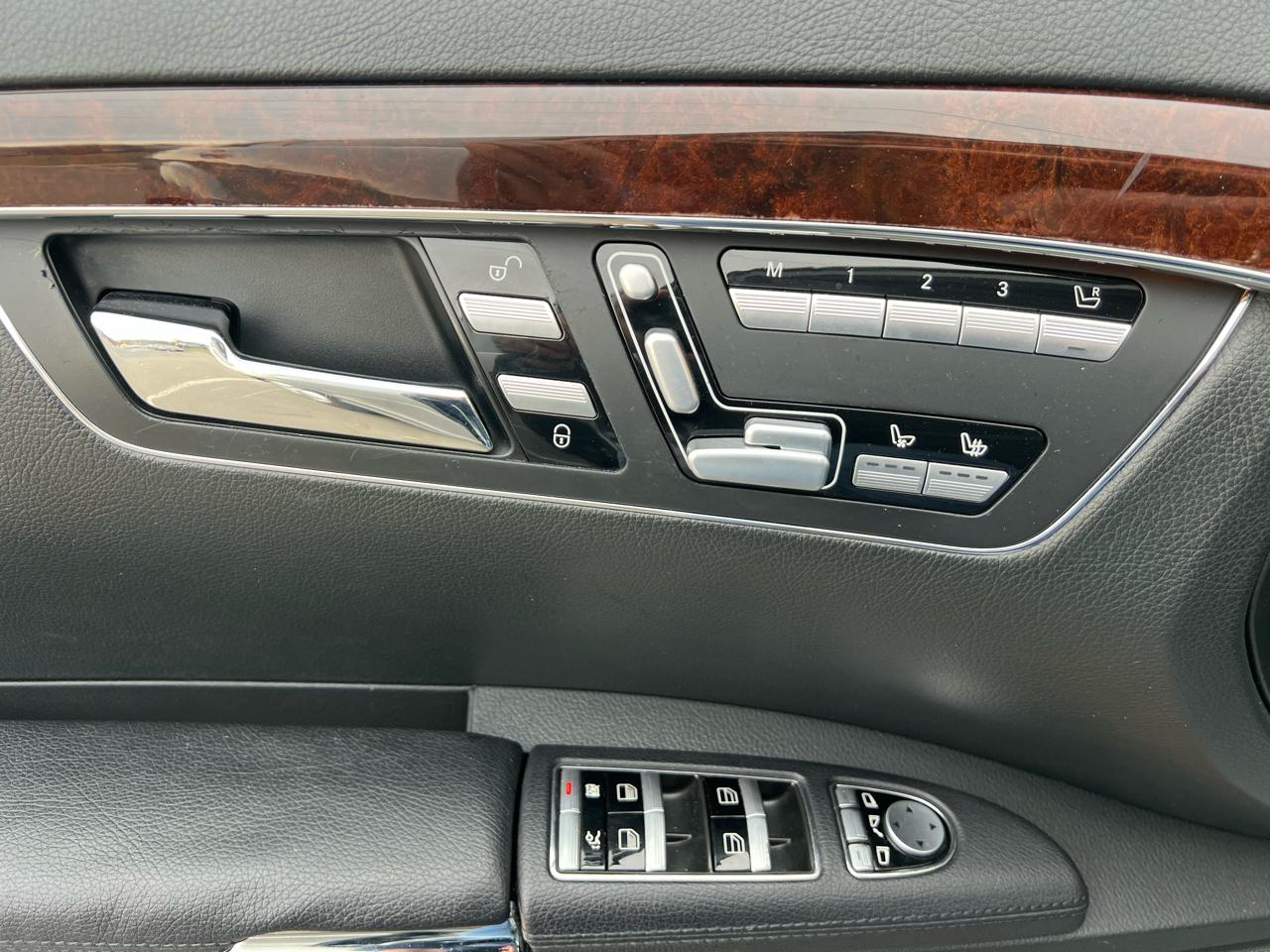 Mercedes-Benz S-Class S550 4-MATIC 2013