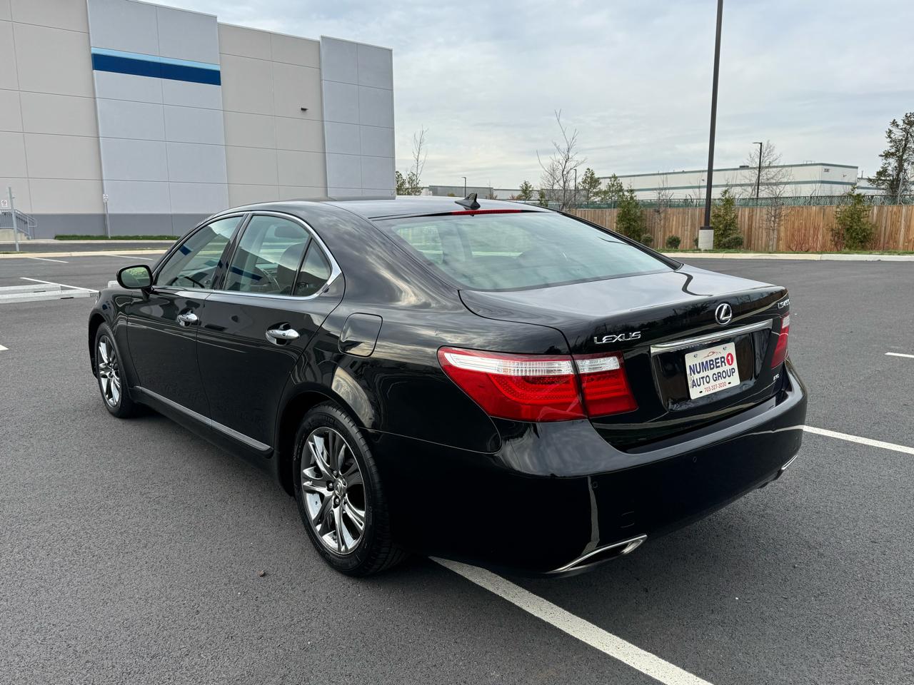 Lexus LS 460 Luxury Sedan AWD 2009