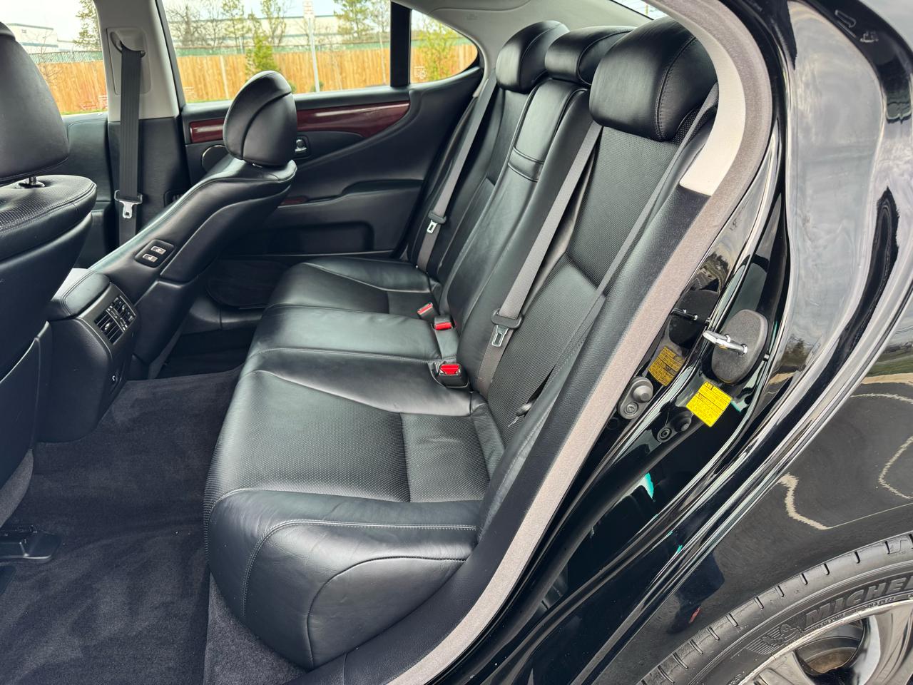 Lexus LS 460 Luxury Sedan AWD 2009