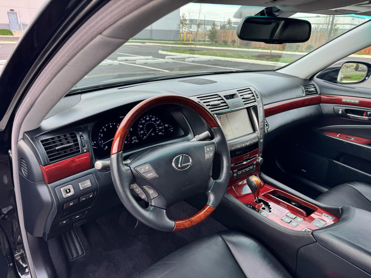 Lexus LS 460 Luxury Sedan AWD 2009